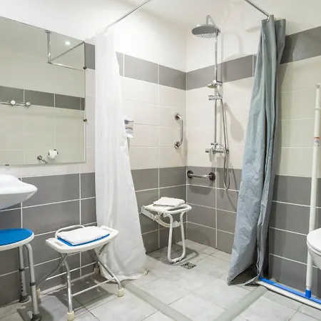 Hotel Contact O'nice 2*