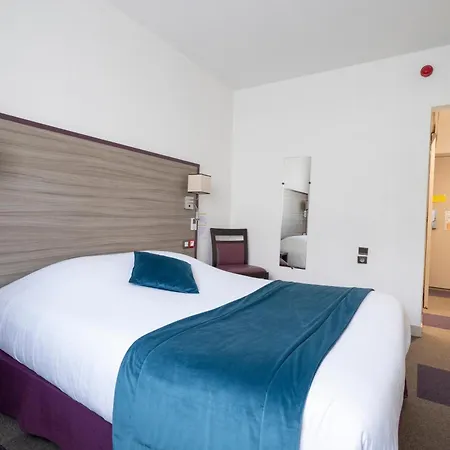 Contact O'nice 2* Saintes