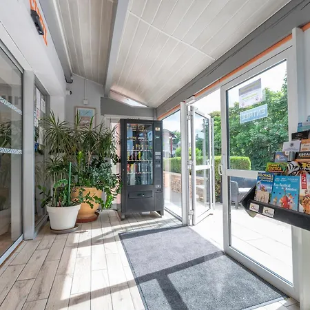 Contact O'nice Hotel 2*