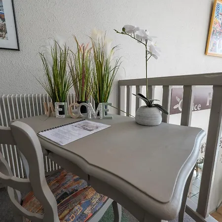 Hotel Contact O'nice 2*