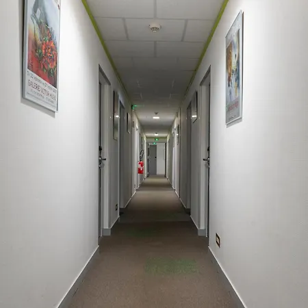 Contact O'nice Hotel 2*