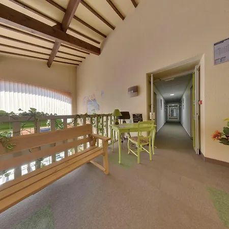 Hotel Contact O'nice 2*