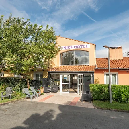 Hotel Contact O'nice 3*