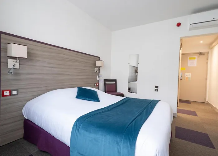 Contact O'nice 2* Saintes