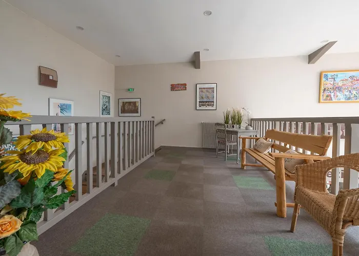 Hotel Contact O'nice 2*