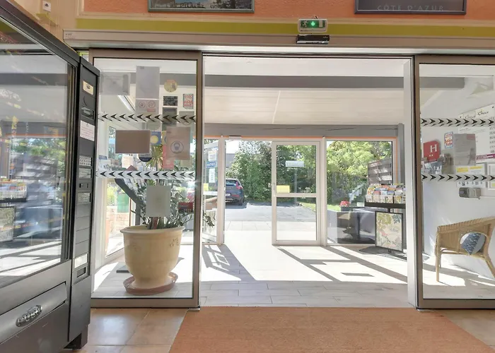 Contact O'nice Hotel 2*