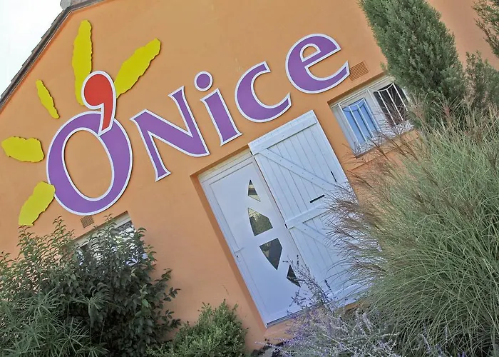 Contact O'nice 2* Saintes